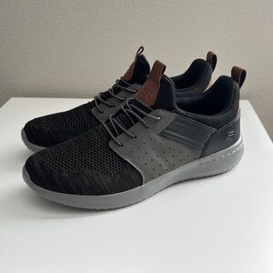 Skechers Men's Black and Gray Athletic Shoes BRAND NEW